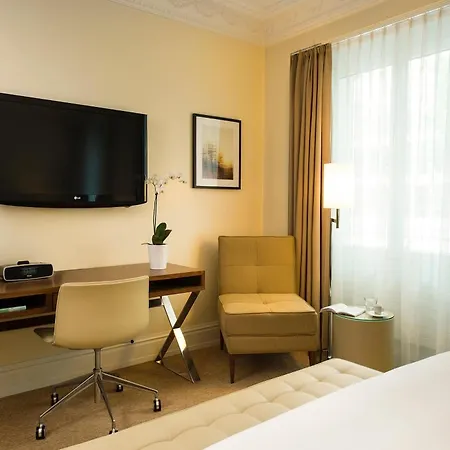 Renaissance Готель 5*