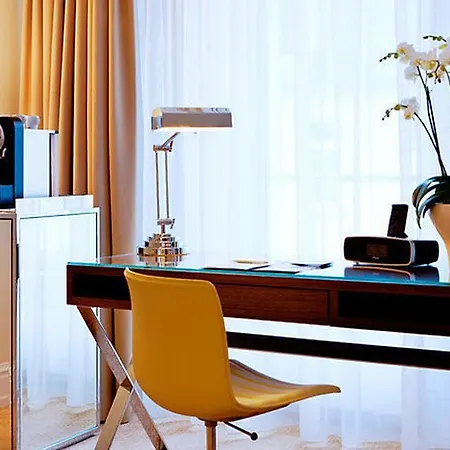 Готель Renaissance 5*